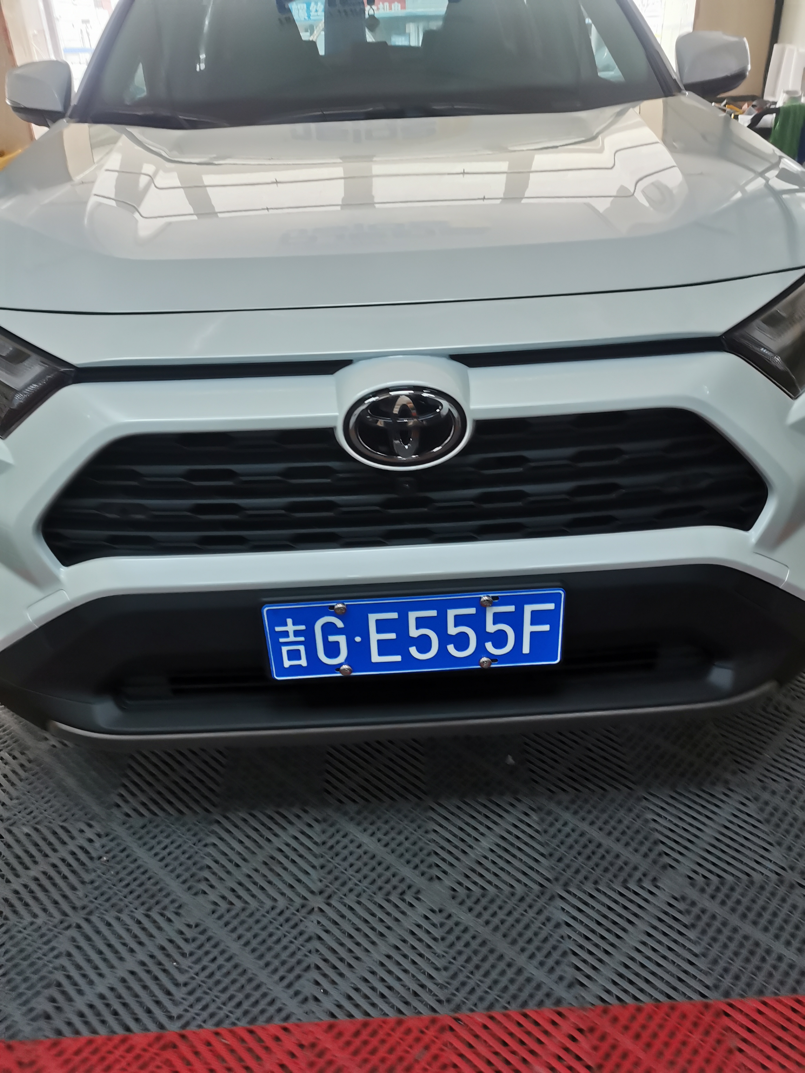 丰田RAV4装贴航天·发现者