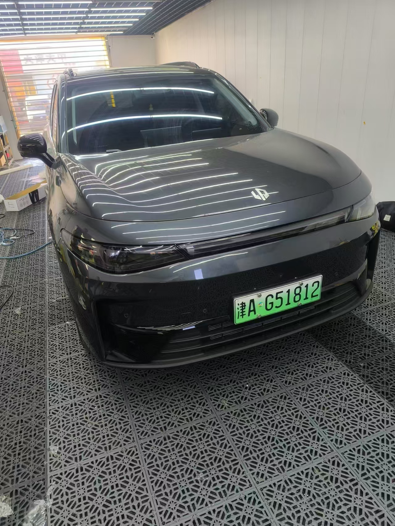 零跑C16装贴W55