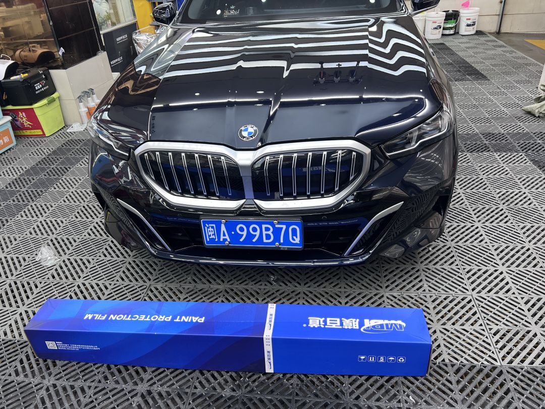 宝马5系装贴M8-钻石系列车衣8.5