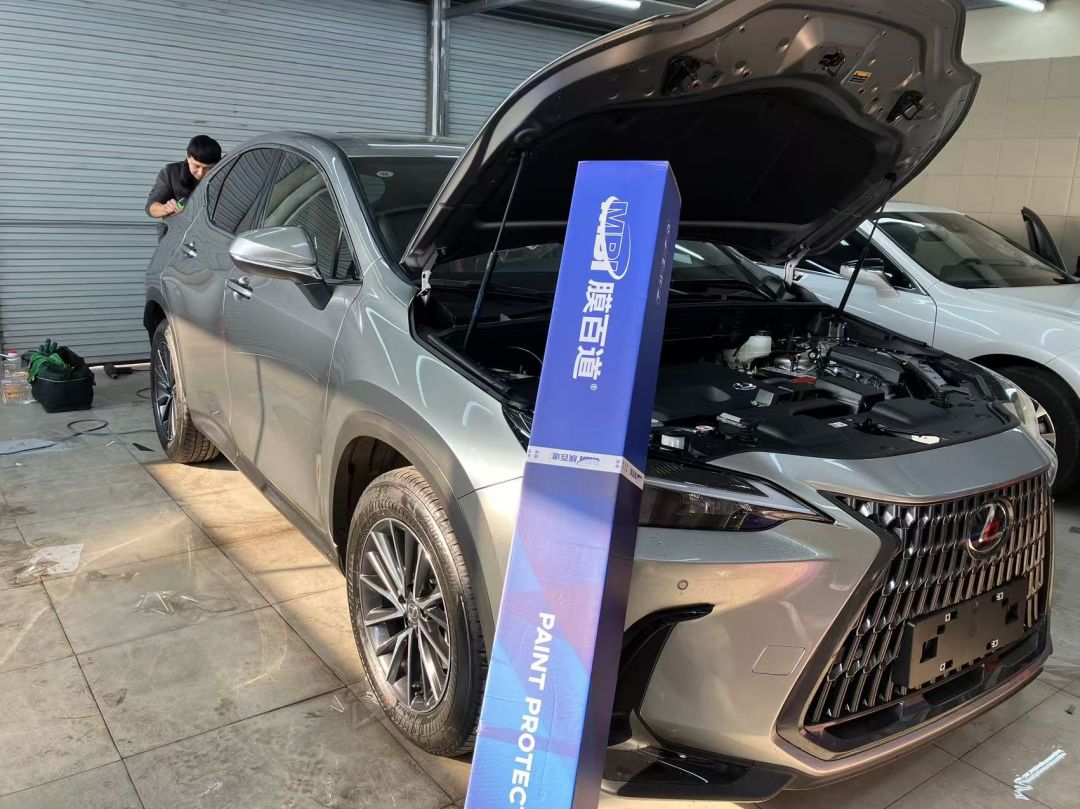 雷克萨斯NX260装贴