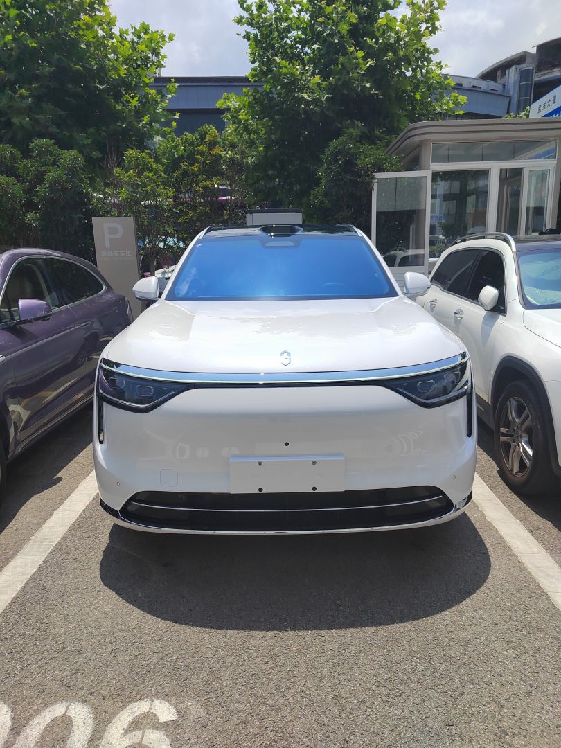 赛车主问界M8装贴稀拓系列太阳膜75/稀拓系列太阳膜15
