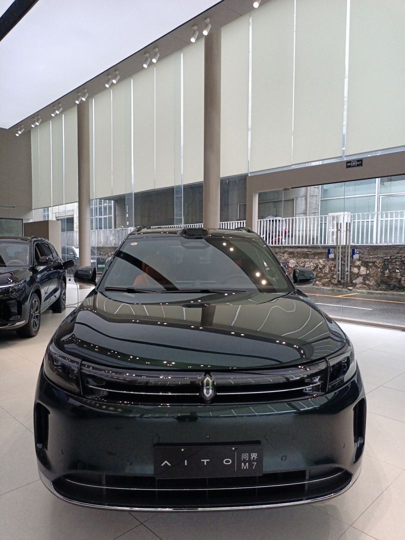 赛力斯m7装贴稀拓系列太阳膜75/稀拓系列太阳膜35
