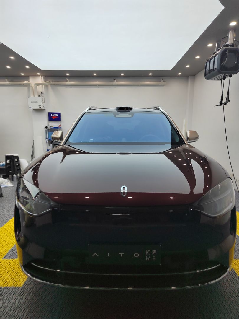 赛力斯问界M9装贴稀拓系列太阳膜75/稀拓系列太阳膜35