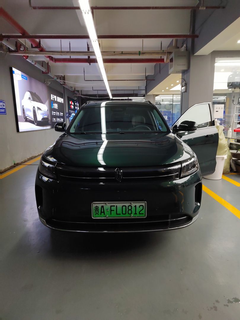 赛力斯问界M7装贴稀拓系列太阳膜75/稀拓系列太阳膜35