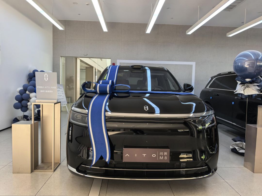 赛力斯M8装贴稀拓系列太阳膜75/稀拓系列太阳膜35