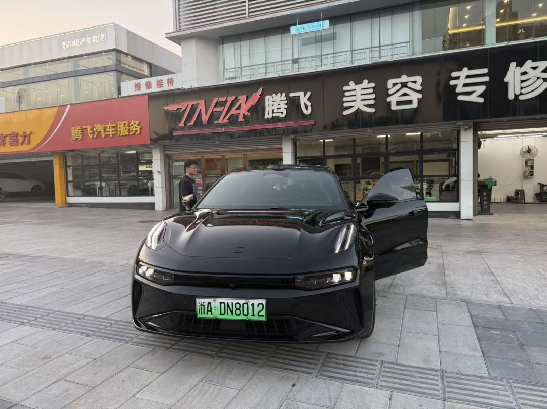 极氪001装贴稀拓系列太阳膜75/稀拓系列太阳膜35