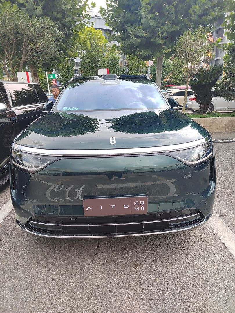 赛力斯问界M8装贴稀拓系列太阳膜75/稀拓系列太阳膜15