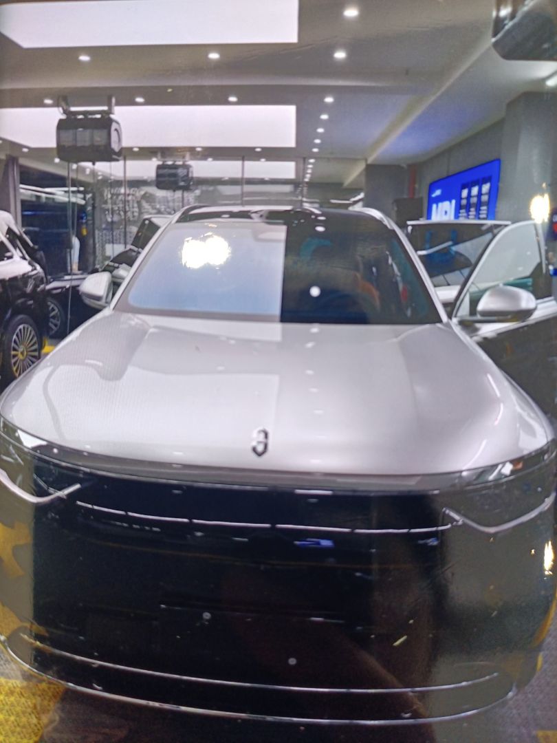赛力斯问界m8装贴稀拓系列太阳膜75/稀拓系列太阳膜35