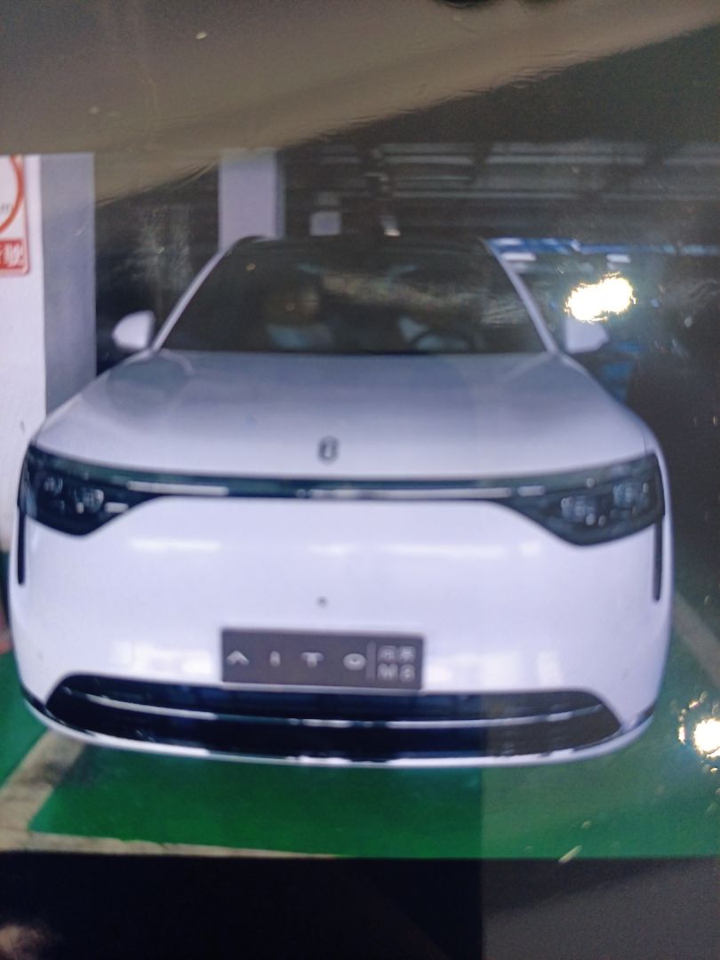 赛力斯问界m8装贴稀拓系列太阳膜75/稀拓系列太阳膜35