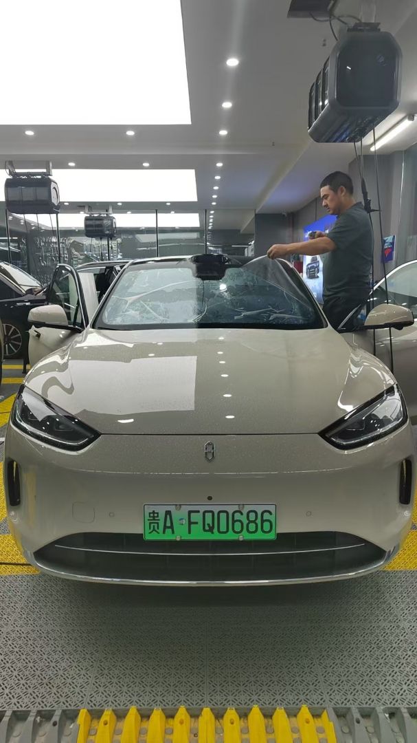 赛力斯问界M5装贴稀拓系列太阳膜75/稀拓系列太阳膜35