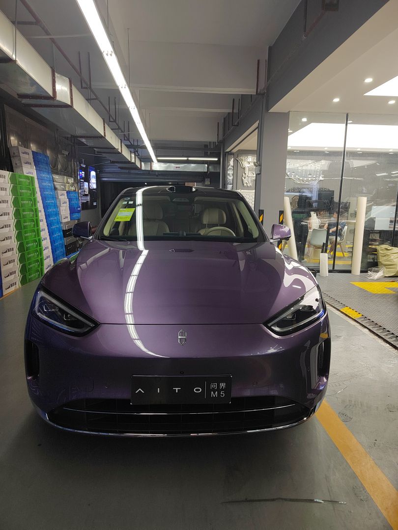 赛力斯问界M5装贴稀拓系列太阳膜75/稀拓系列太阳膜35