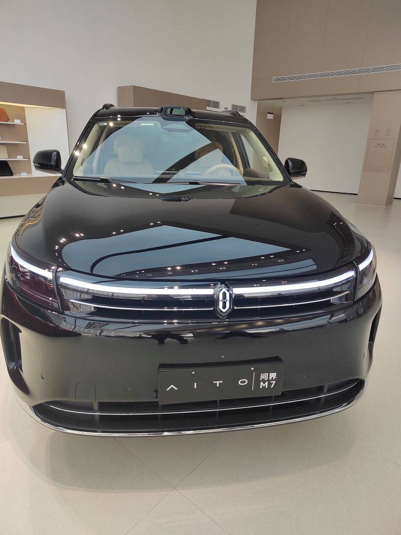 赛力斯问界M7装贴稀拓系列太阳膜75/稀拓系列太阳膜35