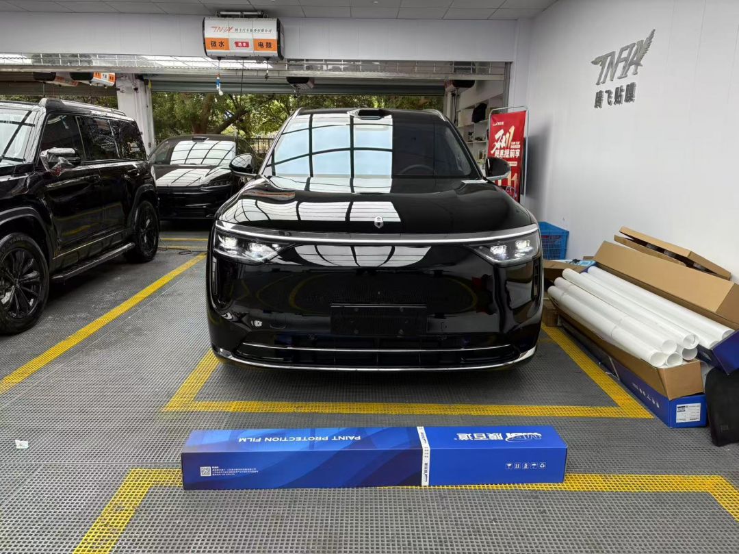 问界M8装贴B7-铂金系列车衣7.5