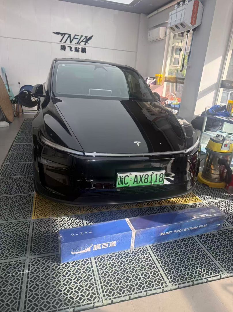 特斯拉Model Y装贴B7-铂金系列车衣7.5