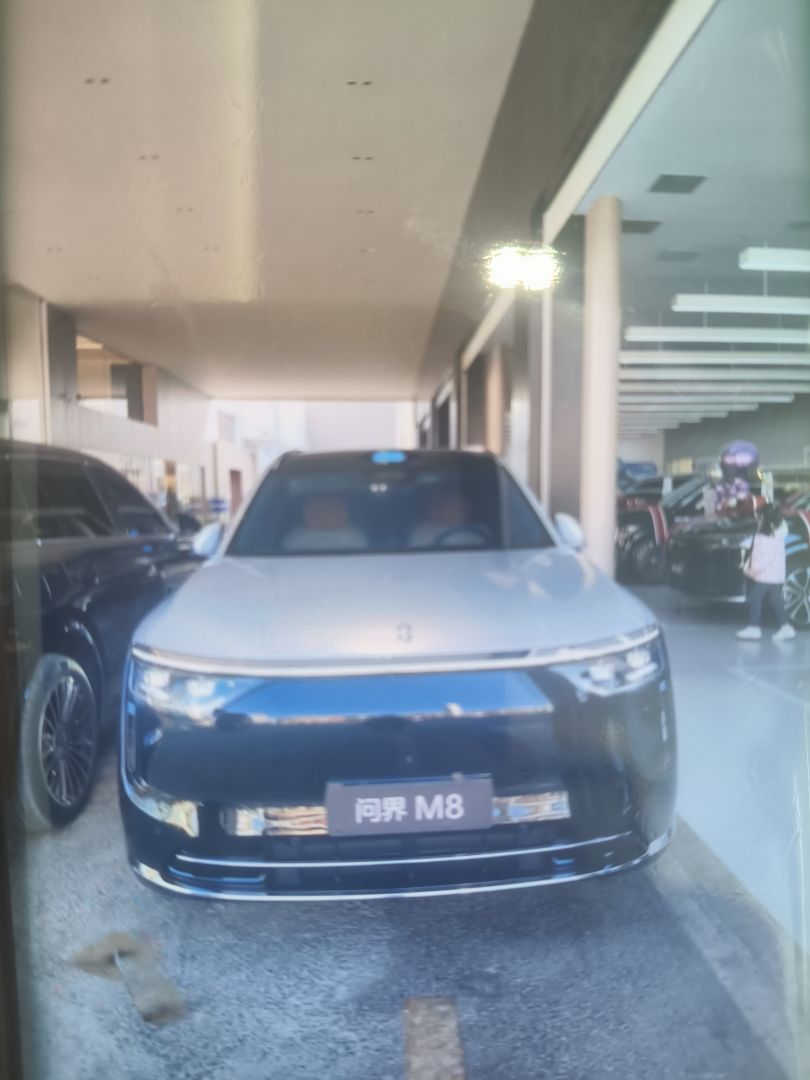 赛力斯问界M8装贴稀拓系列太阳膜75/稀拓系列太阳膜15