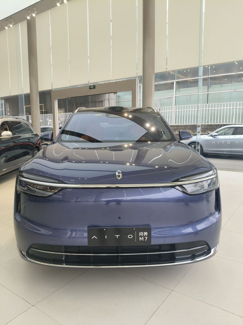 赛力斯问界M7装贴稀拓系列太阳膜75/稀拓系列太阳膜35