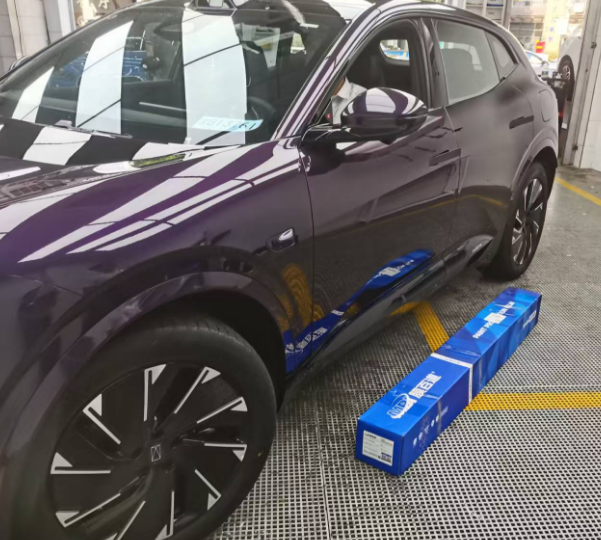 阿维塔阿维塔12装贴M7哑光-钻石系列车衣哑光